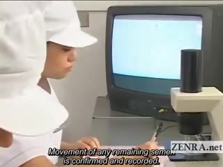 Subtitled oděná žena nahý mužské japonsko kondom laboratory honění výzkum