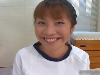 Inviting japoniškas mažutė čiulpimas jos doktors