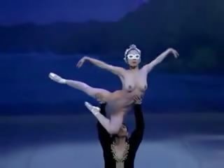 Nuogas azijietiškas ballet