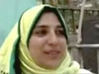 Egípcia hijab sharmota a chupar um falo - live.arabsonweb.com