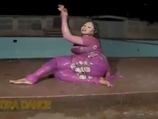 Nouveau mujra en pluie humide