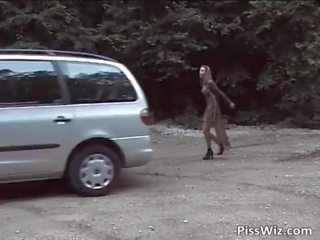 Część prostytutka dostać napalone jazda przez samochód