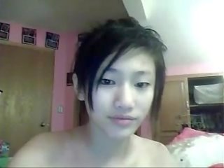 Sedusive aziatisch speelfilmen haar poesje - babbelen met haar @ asiancamgirls.mooo.com