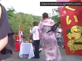 Jong japans japans kindje anaal geneukt hard voor de eerste tijd