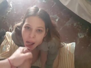 Qij adoleshent 18 yearw: adoleshent (18+) pd xxx kapëse vid ee