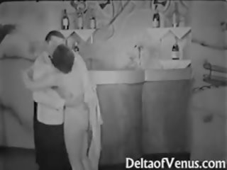حقيقي خمر قذر فيديو 1930s - الإناث الذكور الإناث مجموعة من ثلاثة أشخاص