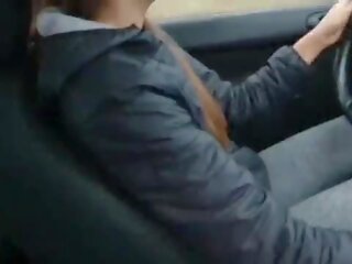 Handjob trong khi driving&excl;&excl;&excl; fabulous ngoài trời xxx phim trong các mountains