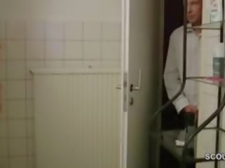 Alemão mãe apanhada e fodido em duche