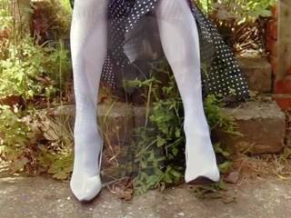 לבן גרביוני נשים ו - סטין תחתונים ב ה גן: הגדרה גבוהה פורנו 7d