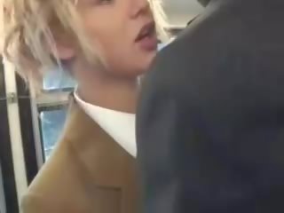 Blondýna cutie sať ázijské striplings zobanie vták na the autobus