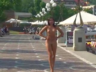 壮大な 公共 裸体 女の子 パート1