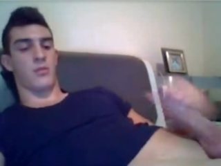 Dapper guy Jerking off - GayDudeCams.com